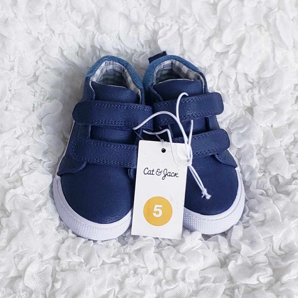 🆕️ Baby Boy High Top Shoes Size 5